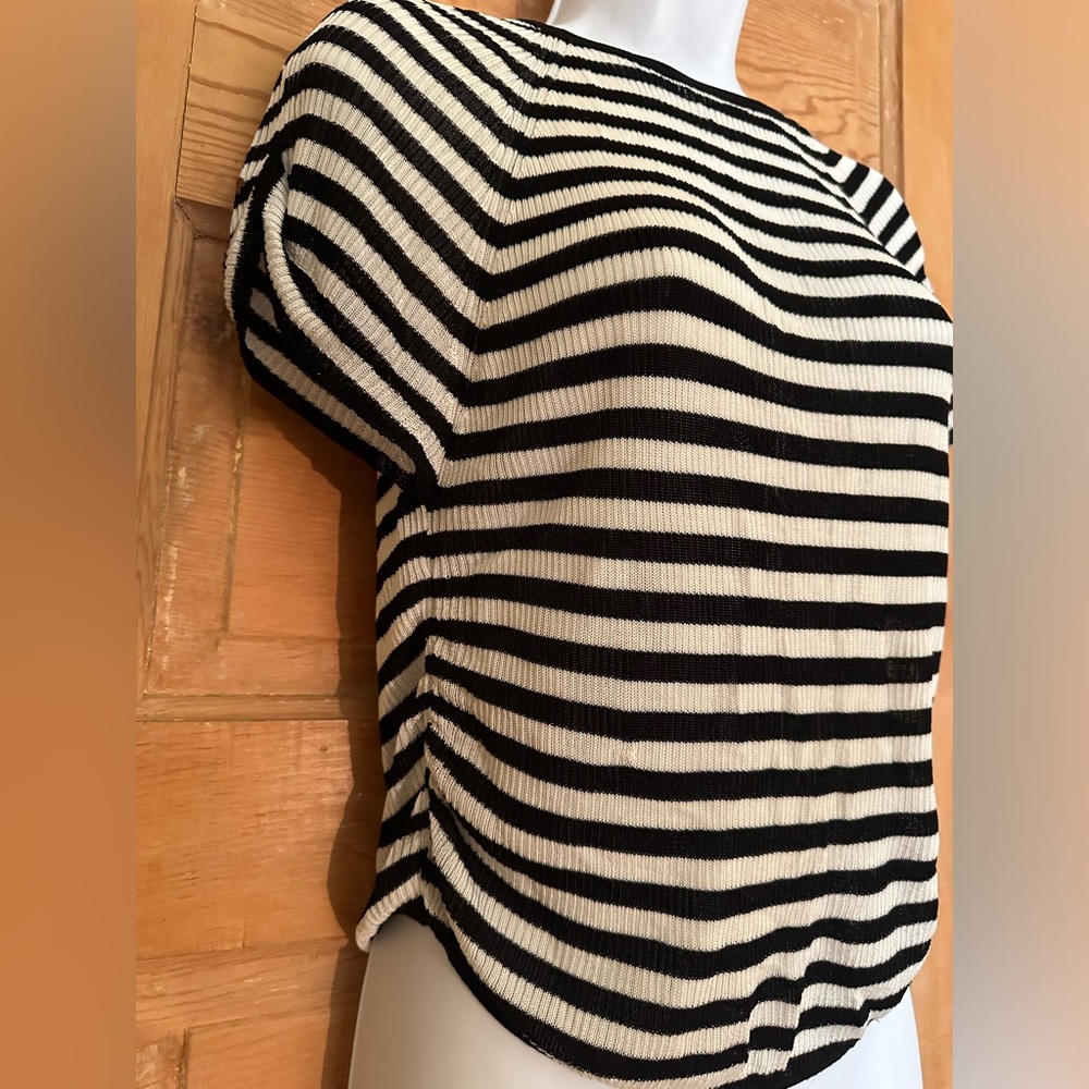 Slinky baby tee• Sz: L• black & white